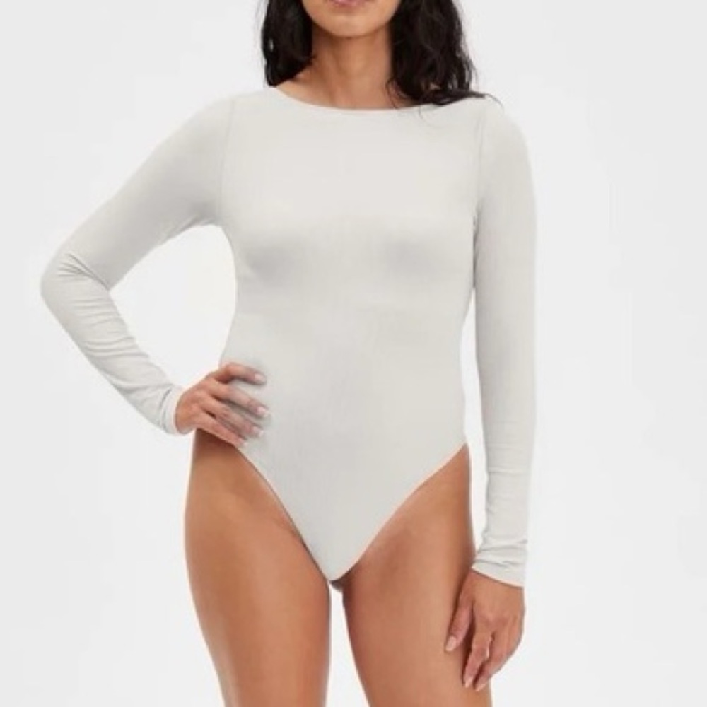 PUMIEY Elegant White Long Sleeve Bodysuit - size 2XL
